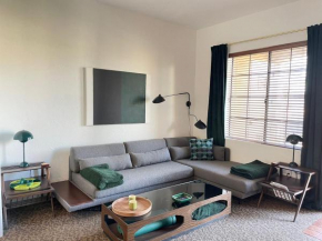 Mcm Styled Condo, Sleeps 4, Pool, Hot Tub